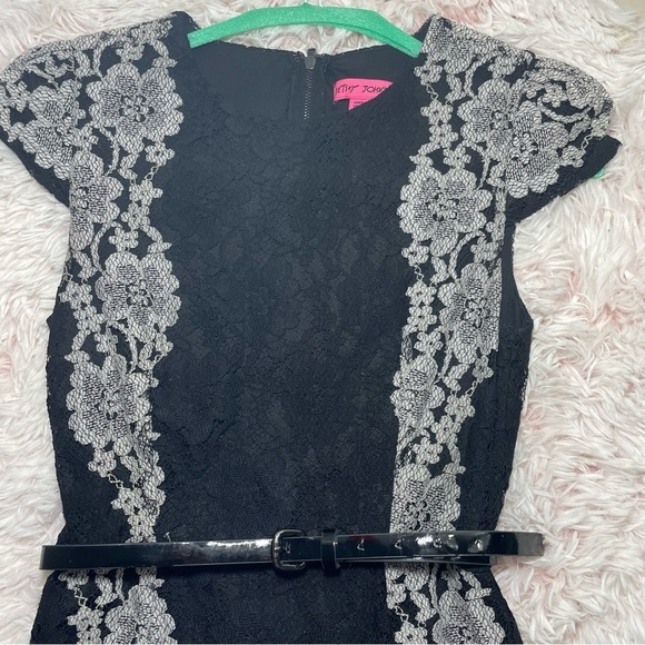 Betsey Johnson Women's Dress Black White Floral Size 2 - Picture 11 of 13